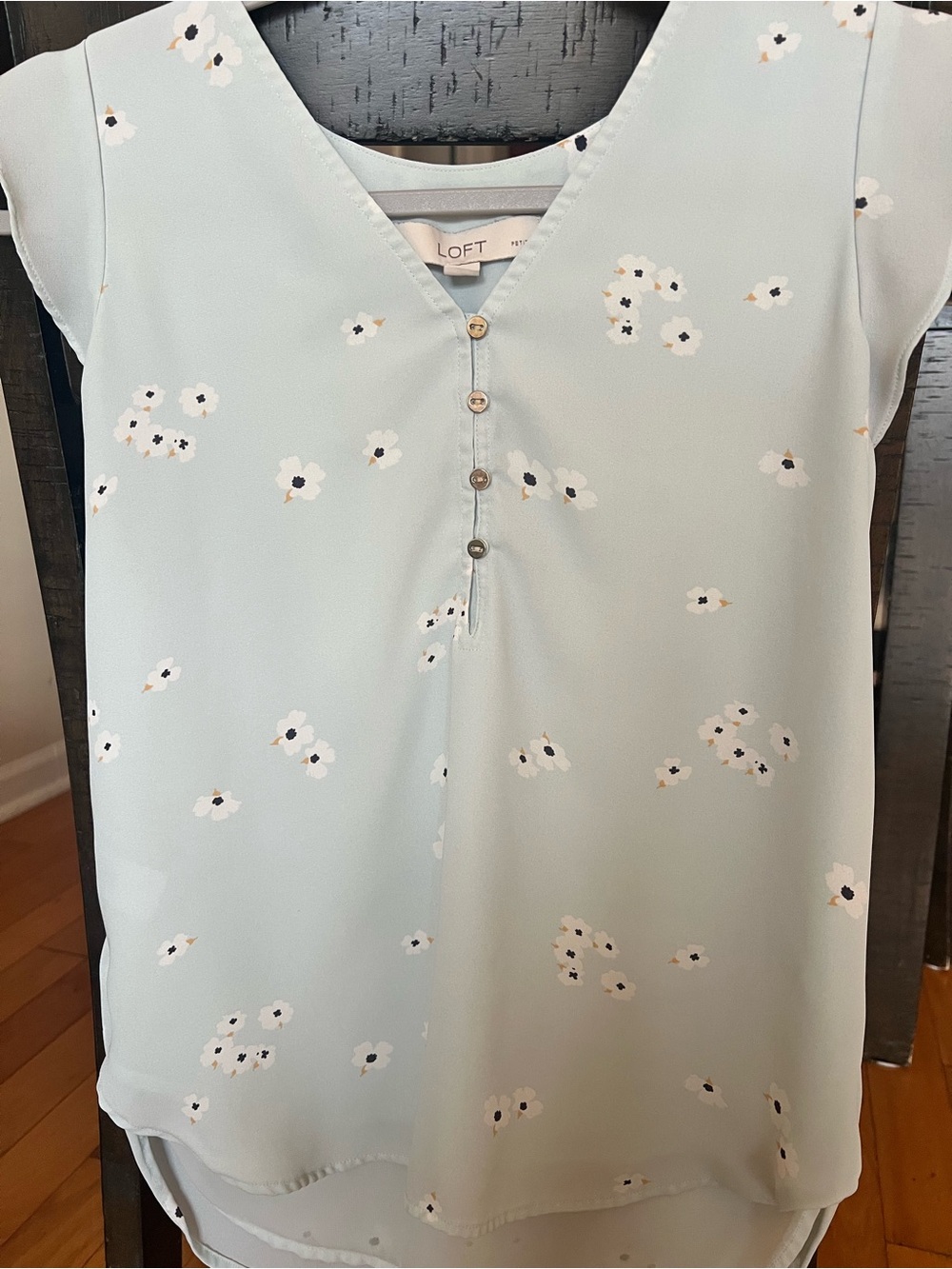 LOFT Petite Light Blue Floral V-Neck Cap Sleeve Top